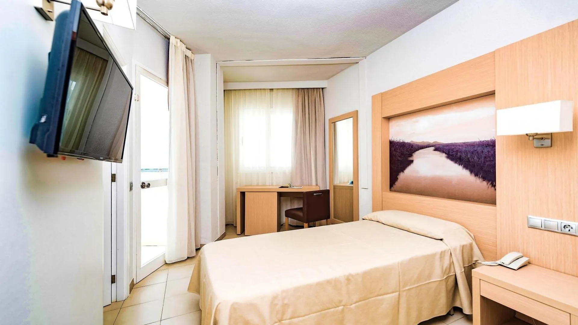 **** Aparthotel Eix Lagotel Holiday Resort Playa de Muro  Španělsko